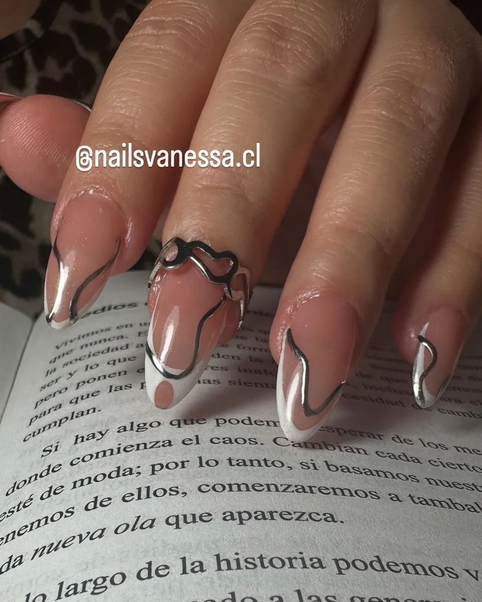 Nude Elegant